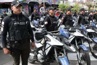 Policía Nacional, Fuerzas Armadas, Agentes Control Metropolitano,  Cuerpo de Bomberos de Quito y Agencia Metropolitana de Control, entre otras. atienden las emergencias en Quito.