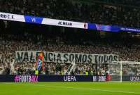 El estadio rindió tributo con un minuto de silencio, camisetas con mensajes de solidaridad y una bandera de la Comunidad Valenciana.