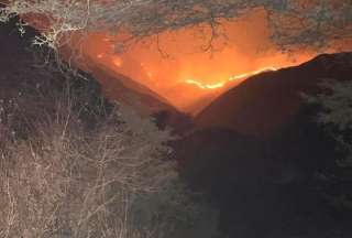 Mientras el incendio en Quilanga continúa. El COE cantonal ratifica la prohibición absoluta de todo tipo de quemas dentro del cantón Loja.