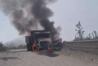 Un convoy habría sido asaltado en la vía Cuenca- Molleturo- El Empalme