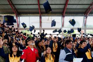 El presidente Daniel Noboa estuvo en el cierre del año escolar en Costa-Galápagos