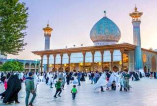 El tiroteo ocurrió en una concurrida mezquita al sureste de Irán.