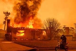 Incendios sin precedentes en Los Ángeles dejan miles de evacuados y destrucción masiva.