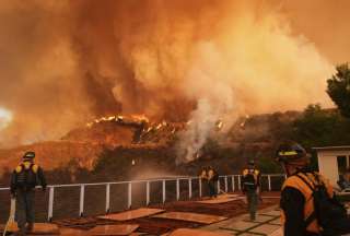 Los graves incendios en Los Ángeles han destruido más de 15.000 hectáreas y han dejado al menos 25 muertos.