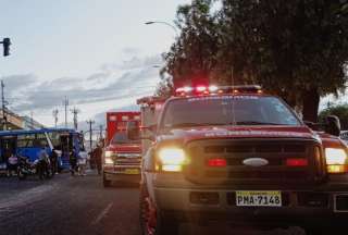 Un camión del Cuerpo de Bomberos de Quito estuvo involucrado en el atropellamiento de un adulto mayor.