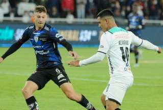 Hincha de Liga de Quito cayó desde la malla del Estadio Rodrigo Paz Delgago