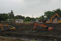 Recorrido en las obras para prevenir inundaciones en Chone. 