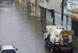 Las lluvias provocaron acumulación de agua en 27 sectores de Guayaquil.