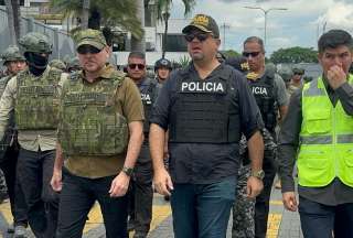 Ministros del Interior y Defensa supervisaron operativos en el Puerto de Guayaquil. 