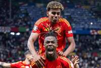 España venció a Inglaterra con un marcador de 2-1. 