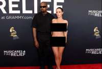 El rapero Kanye West y su esposa protagonizaron uno de los momentos más incómodos de los premios Grammy. 