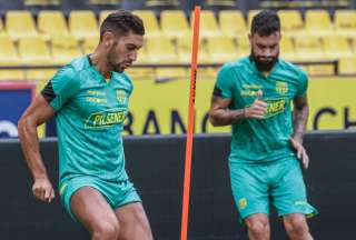 Bruno Piñatares (izq.) se entrena en el estadio Monumental, junto a Gonzalo Mastriani