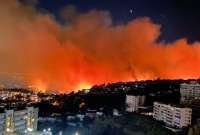 Chile declara estado de excepción por voraz incendio en Viña del Mar