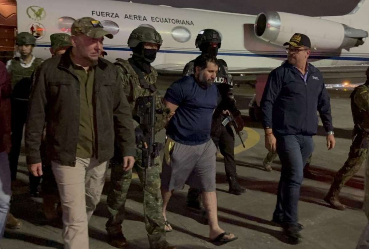 Gian Carlo Loffredo y John Reimberg, ministros de Defensa y del Interior, respectivamente, estuvieron durante el traslado de alias 'Fito' de Manabí a Guayas.