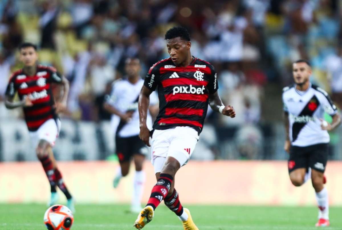 Gonzalo Plata fue expulsado ante Racing