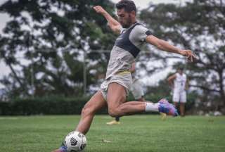 Bruno Piñatares (foto) en una práctica con Barcelona SC. 