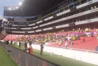 Jugadores ecuatorianos fueron recibidos con cariño por la hinchada. ¿Quiénes se ganaron los aplausos?