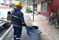 La empresa Interagua solicitó a la ciudadanía de Guayaquil, Durán y parroquias aledañas a abastecerse de agua.