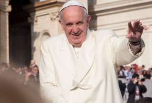 Francisco y su amor por lo dulce: los alfajores que lo acompañaron hasta Roma