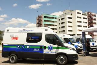 Cuatro hospitales del IESS de Azuay y Cañar recibieron ocho nuevas ambulancias. 