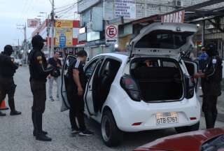 Policías y militares realizan operativos en estado de excepción. 