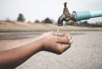 La empresa de agua potable anunció cortes de agua en el sur de Cuenca. 