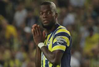 Enner Valencia dedica el triunfo del Fenerbahce a las víctimas del terremoto de Turquía