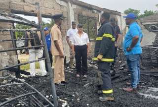 Autoridades investigan las motivaciones del incendio 