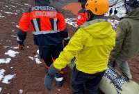 Bomberos rescataron un cuerpo sin vida de los glaciares del Cotopaxi