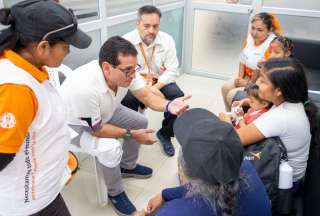 La Caravana de la Ternura contó con la participación de unos 80 voluntarios, incluyendo personal administrativo, médico y voluntarios corporativos. 