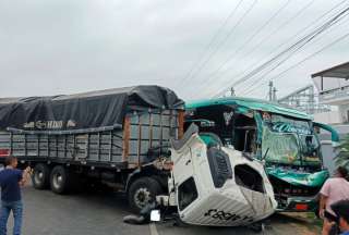 Un accidente en la vía Daule-Santa Lucía dejó seis personas heridas.