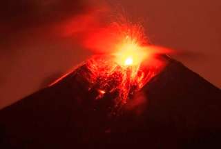 Desde el Instituto Geofísico Militar alertaron a la ciudadanía sobre el incremento de la actividad del volcán Sangay.