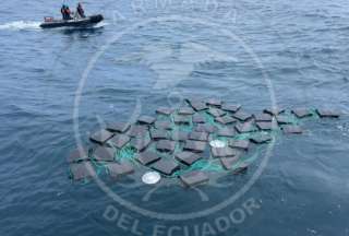 45 bultos con 1,8 toneladas de droga fueron incautados por la Armada del Ecuador. 