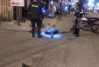 Los sospechosos, que habían asaltado un local comercial, dispararon contra los agentes antes de ser neutralizados.