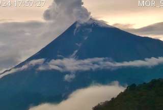 Así está la actividad de dos volcanes activos en Ecuador: Sangay y Reventador.