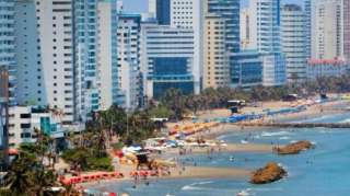 Las playas son destinos turísticos preferidos en feriado.