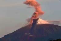 El Volcán Sangay es uno de los volcanes más activos del Ecuador. El IG refiere que se mantiene en actividad eruptiva constante desde 1628.