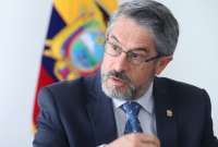 José Ruales, ministro de Salud, agradeció por la donación para los centros de salud públicos del Ecuador. 