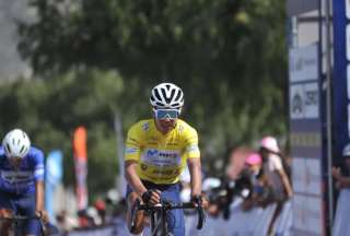 El ciclista de Sucumbíos se corona campeón tras siete intensas etapas.