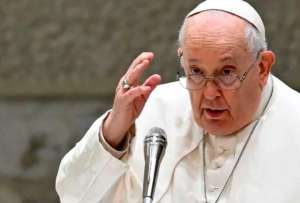 El papa Francisco sufrió una recaída en su salud.