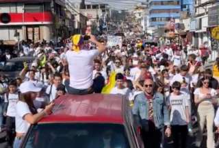 La comunidad venezolana marcha por la avenida Amazonas y la avenida Galo Plaza hasta el sector de La Kennedy, en Quito, donde hay una concentración, en medio de las elecciones en Venezuela. 