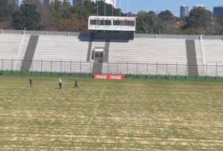 Critican el estado de la cancha en la que se jugará la final de la Copa Sudamericana