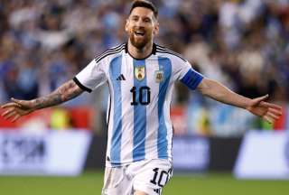 Lionel Messi contempla su retiro del fútbol profesional