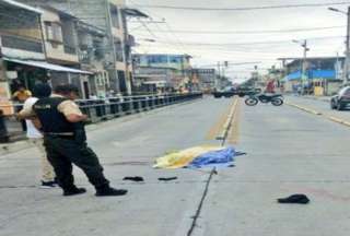 Dos antisociales atacaron a elementos de la Policía Nacional quienes respondieron haciendo uso legítimo de la fuerza.