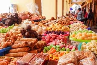 En Cuenca, sus habitantes se preparan año tras año para esta celebración de siete días en honor al Santísimo Sacramento o Cuerpo de Cristo. La fiesta está llena de dulces y colores en el Centro Histórico.