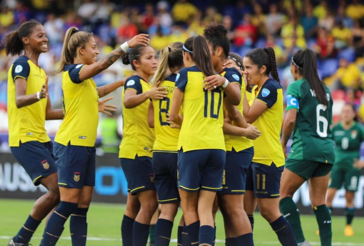 Uruguay goleó 6-1 a Perú en fútbol femenino