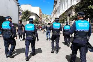 Agentes metropolitanos habrían agredido a un joven en un operativo en el centro de Quito. 