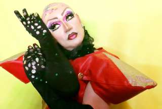 La primer Drag Queen del Ecuador, Kruz Veneno, contó, a El Telégrafo, detalles de sus más de veinte años de carrera.