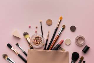 La Arcsa incautó más de 700 productos cosméticos sin registro sanitario, en Manabí.