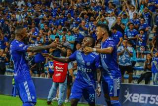 Emelec tuvo la mejor presencia de aficionados en la primera etapa